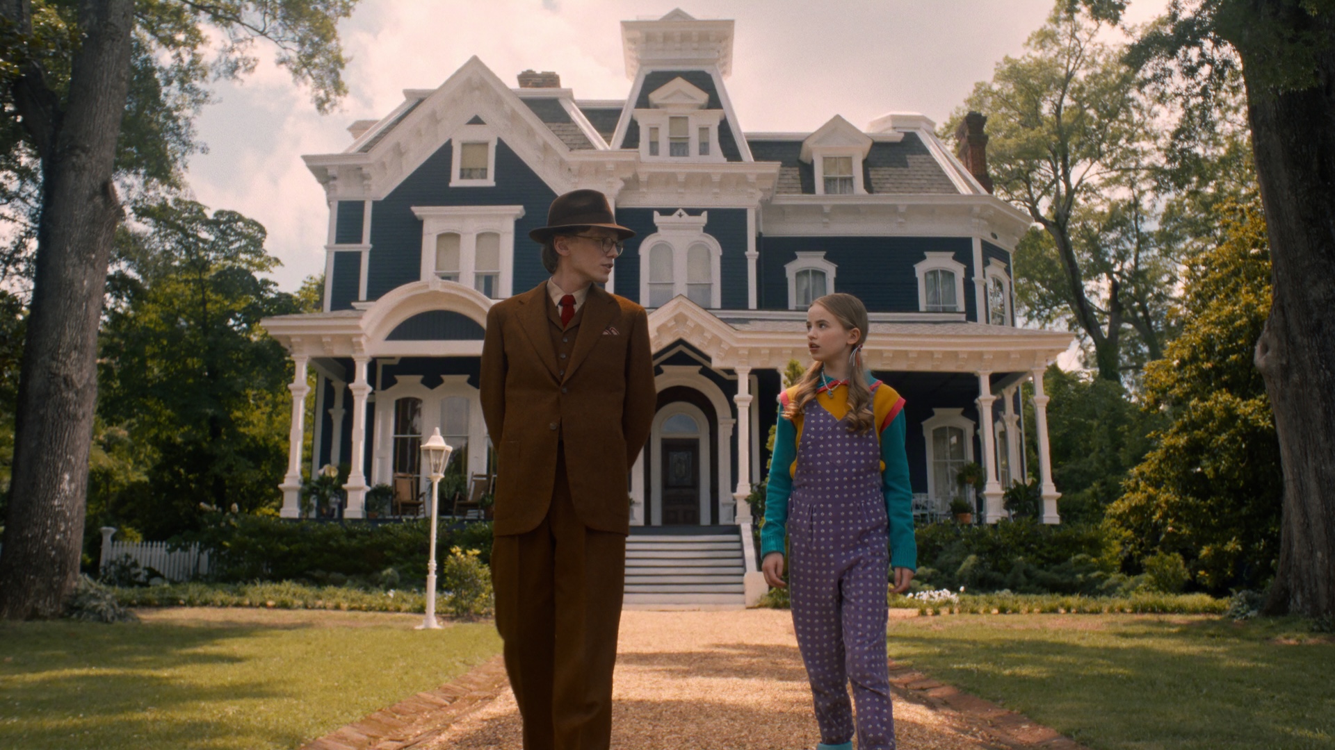 Stranger Things Costume Designer Got More Than She Bargained for With One Piece of Jewelry