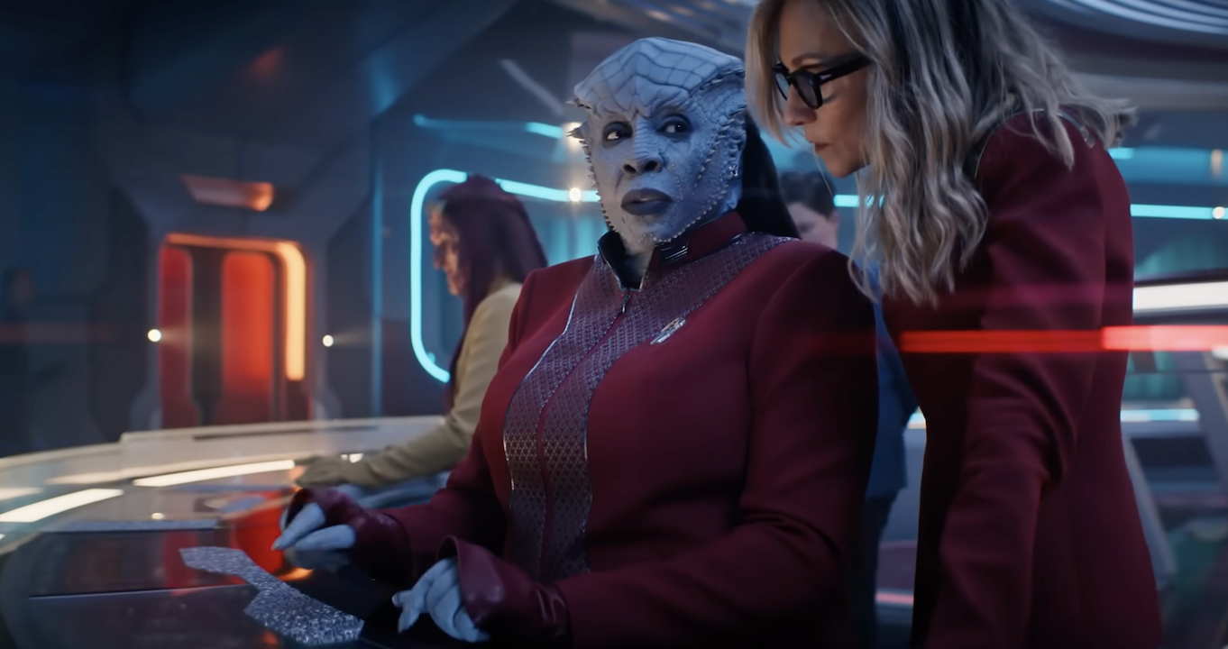 Star Trek: Starfleet Academy’s Captain Wears Glasses and That Matters