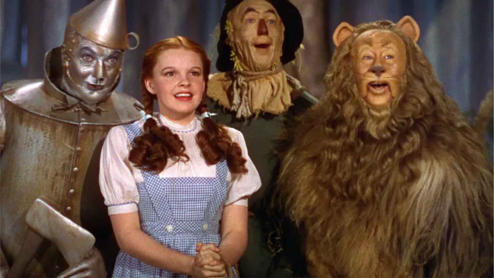 15 Movies With Some Unsettling Facts from Behind the Scenes