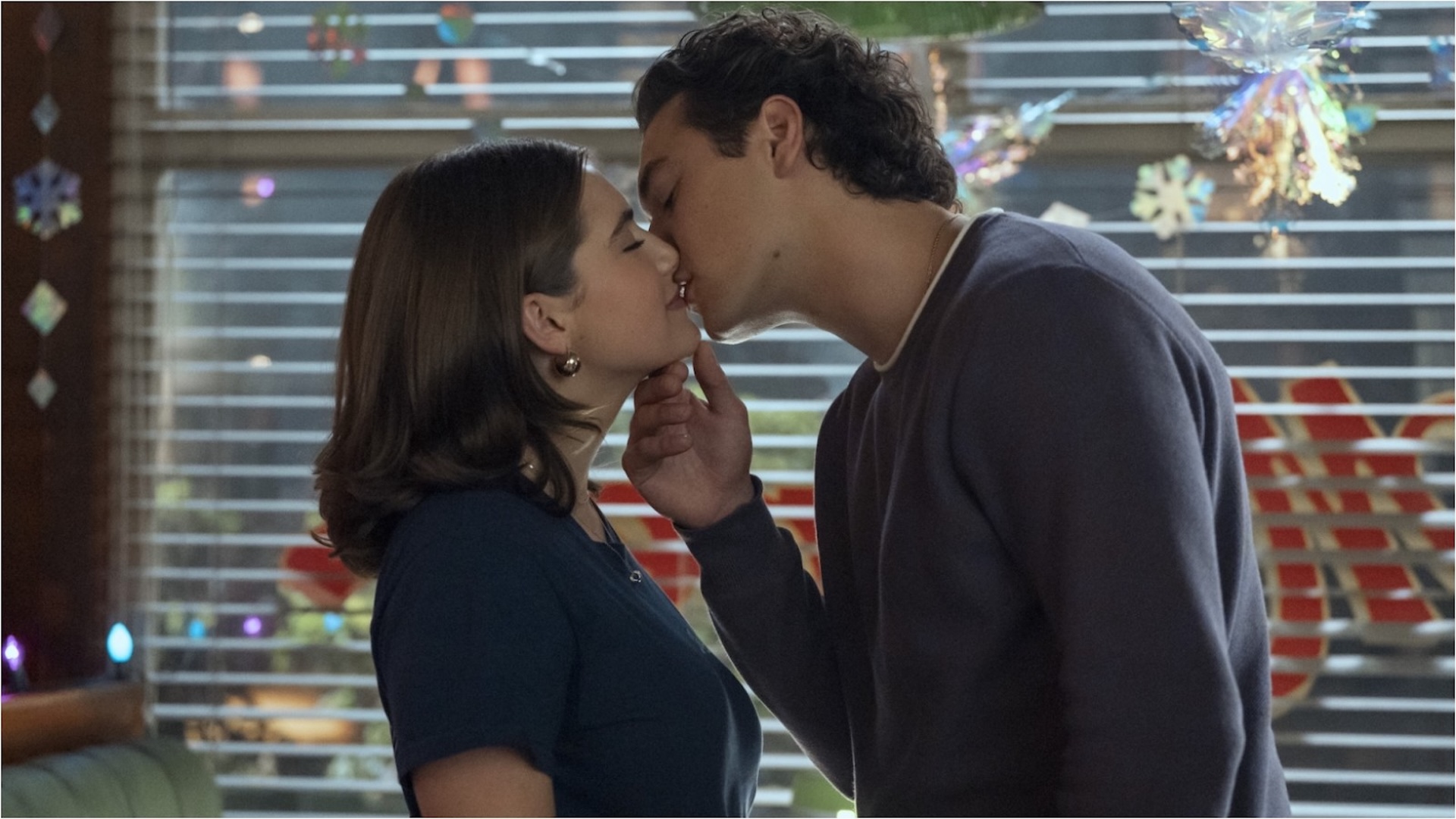 Off Campus Review: A Hockey Romance That’s  More Wholesome Than Heated