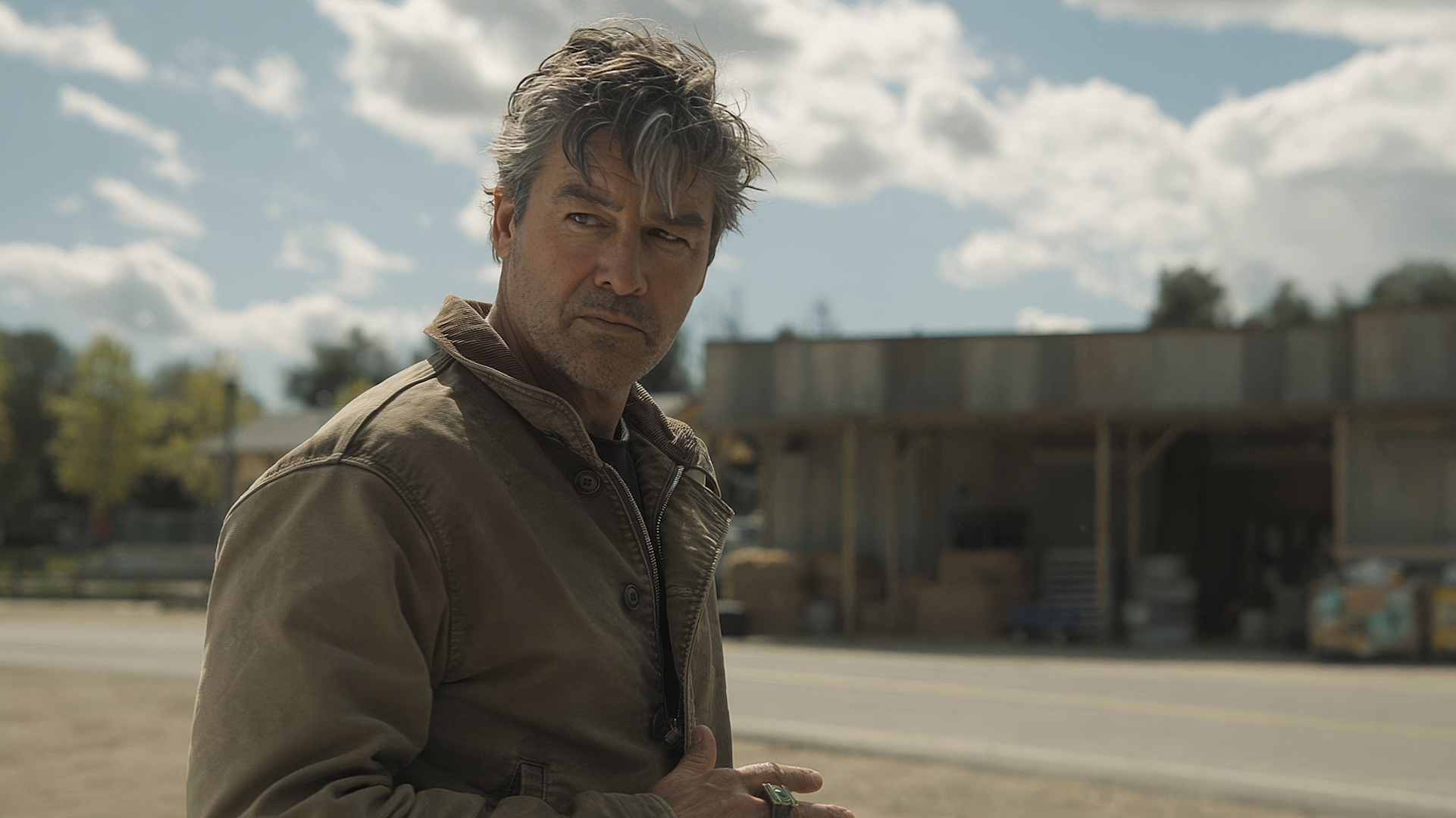 Lanterns Trailer Cements Kyle Chandler As the Perfect Green Lantern