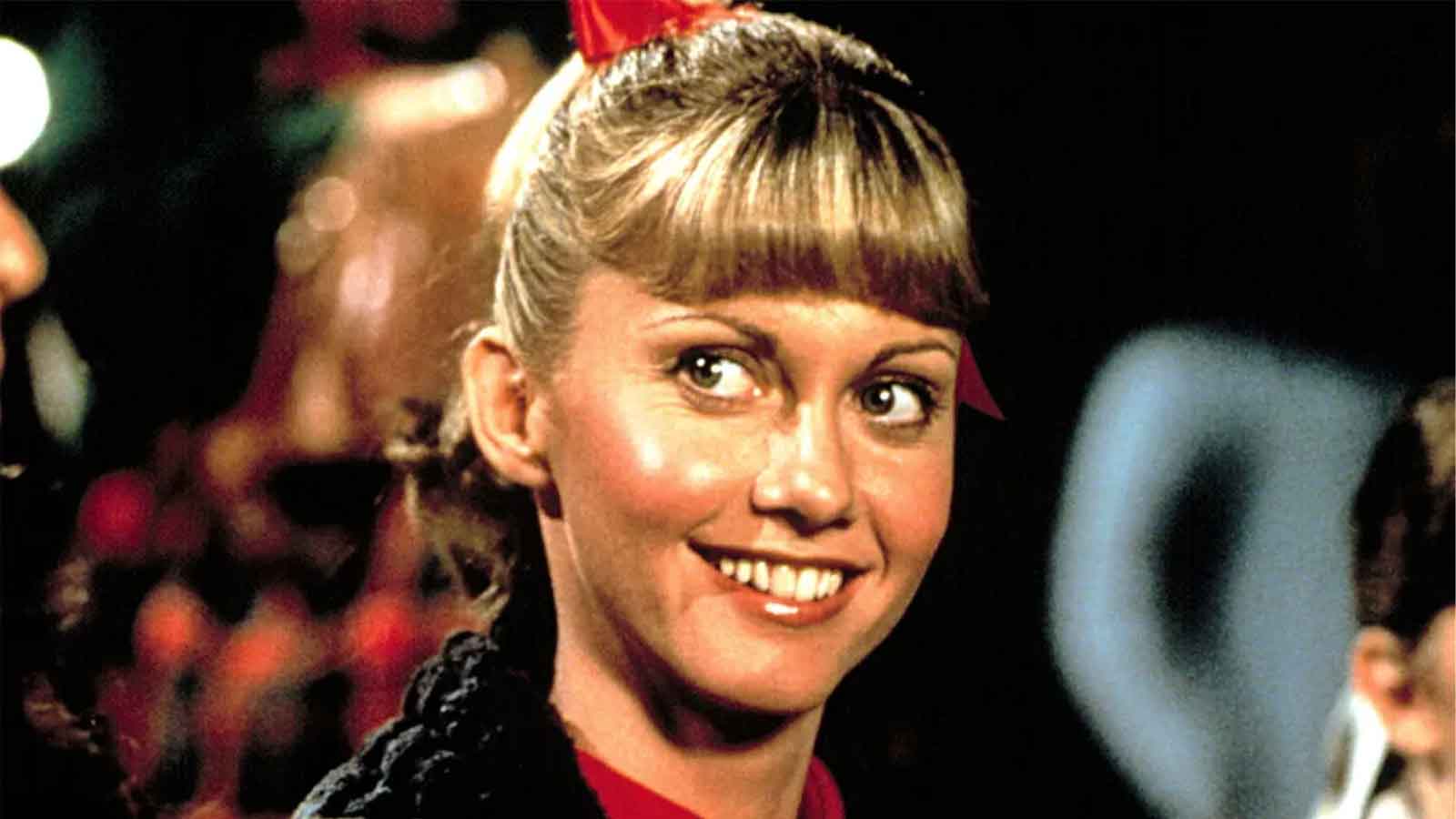 15 Photos Remembering the Undeniable Star of Olivia Newton-John