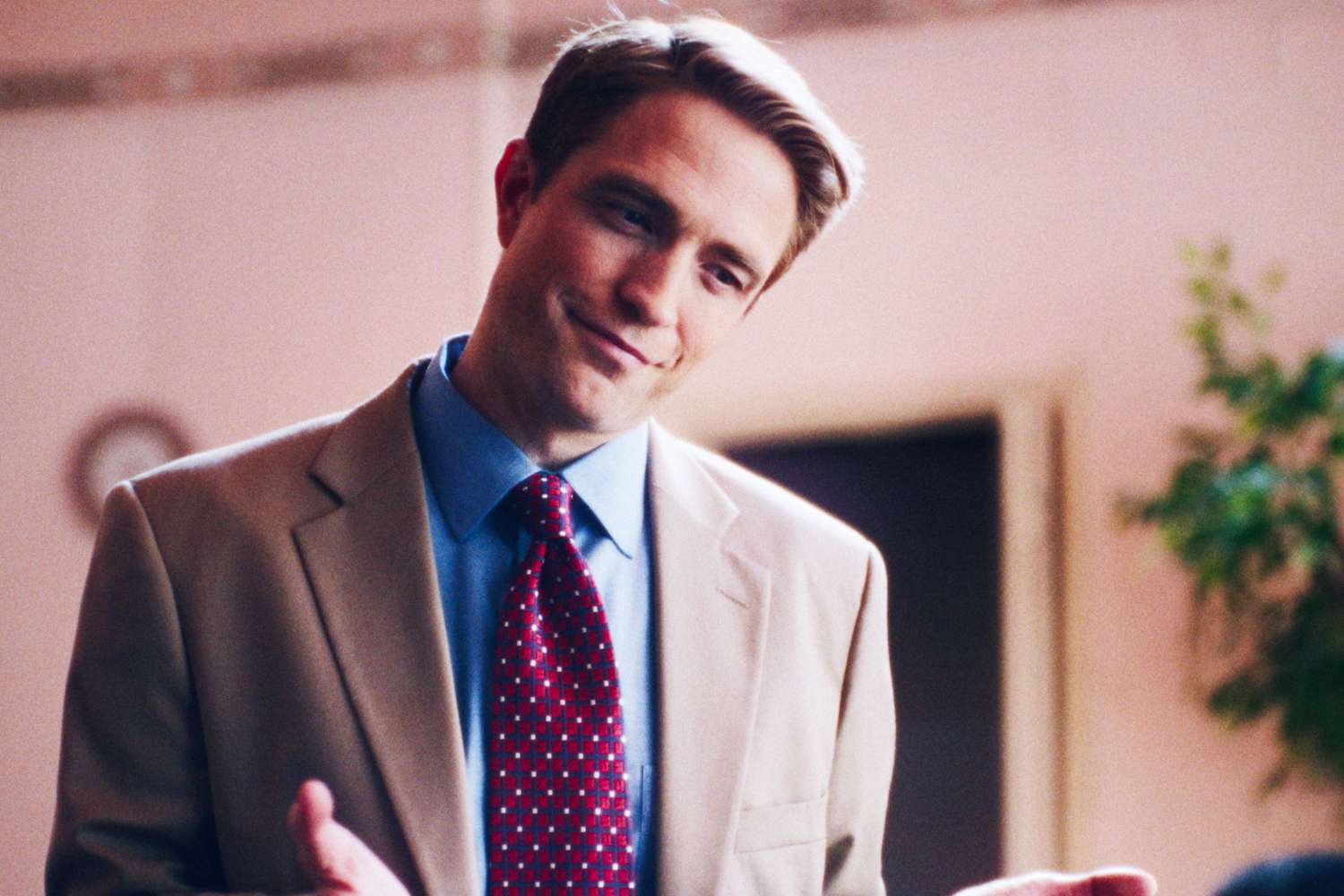 Primetime Review: You Can’t Look Away from Robert Pattinson’s Weirdest Antihero